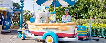 ディズニーランドのイチオシグルメ 夏季限定のドリンクワゴンで休憩 何度いっても楽しめる 東京ディズニーランドおすすめ攻略情報